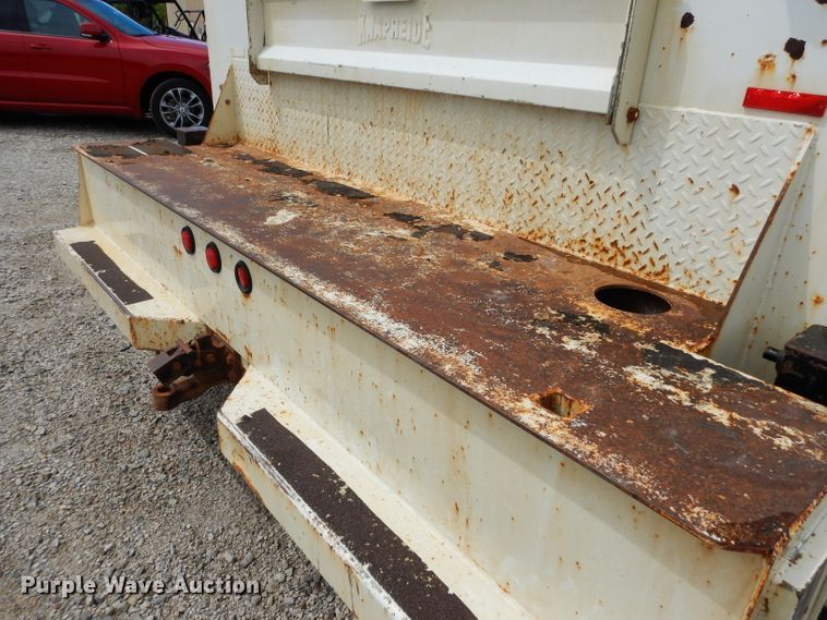 image for item DJ4361 1998 International 4700  service truck with crane