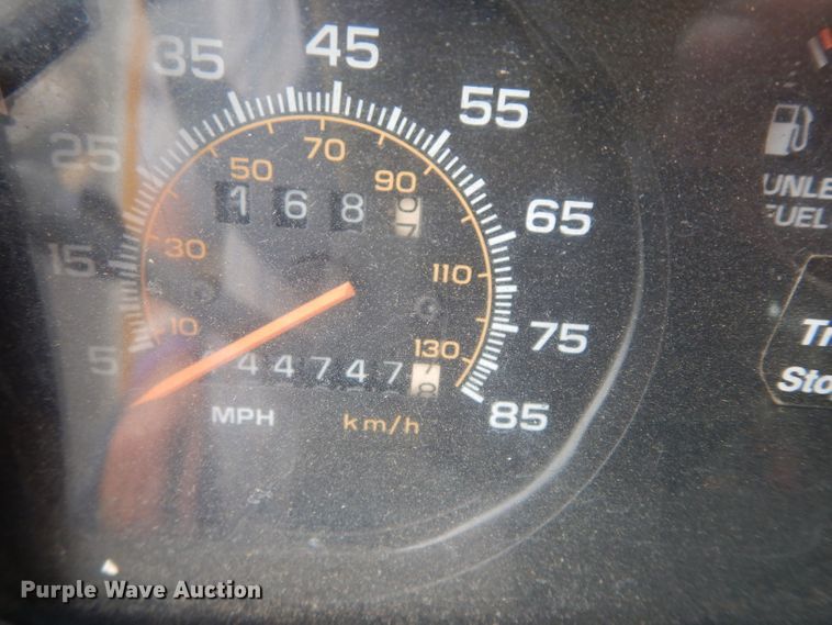 image for item DJ4370 1994 GMC G3500  box truck