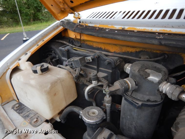 image for item DJ4370 1994 GMC G3500  box truck
