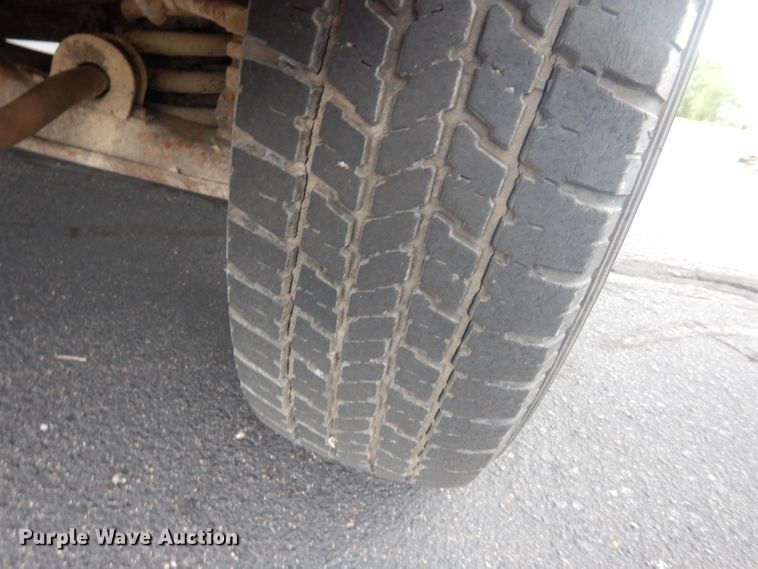 image for item DJ4370 1994 GMC G3500  box truck