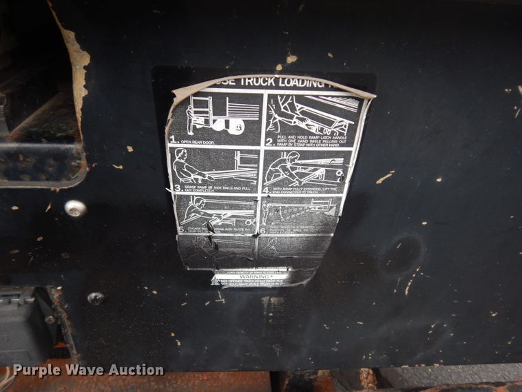 image for item DJ4370 1994 GMC G3500  box truck