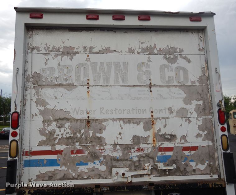 image for item DJ4370 1994 GMC G3500  box truck