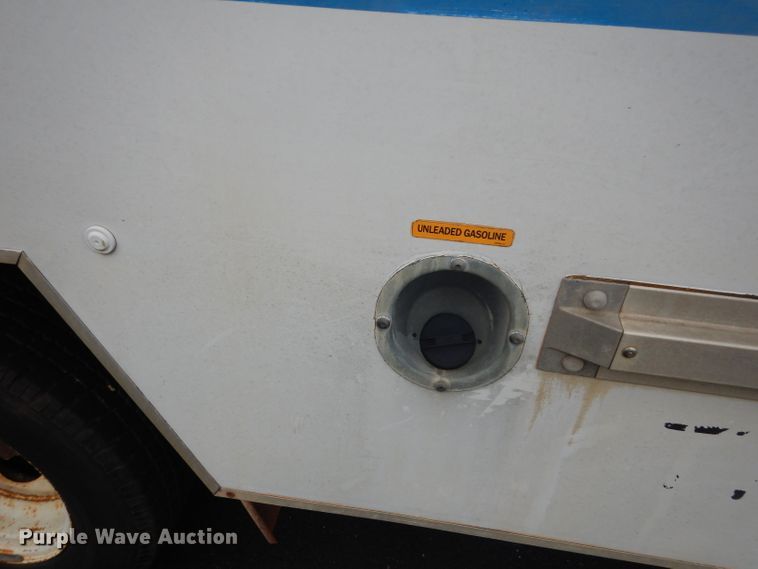 image for item DJ4370 1994 GMC G3500  box truck