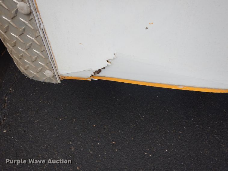 image for item DJ4370 1994 GMC G3500  box truck