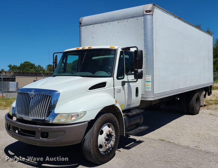 image for item EL9984 2008 International 4200  box truck