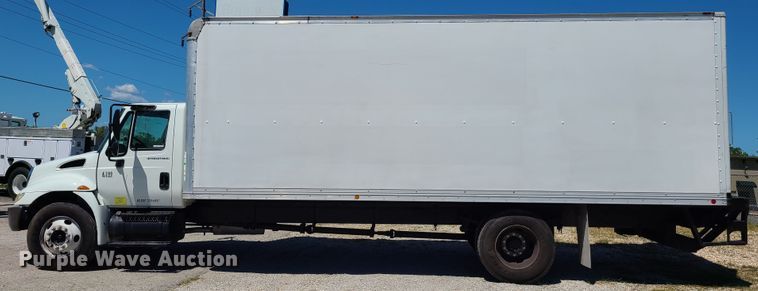 image for item EL9984 2008 International 4200  box truck