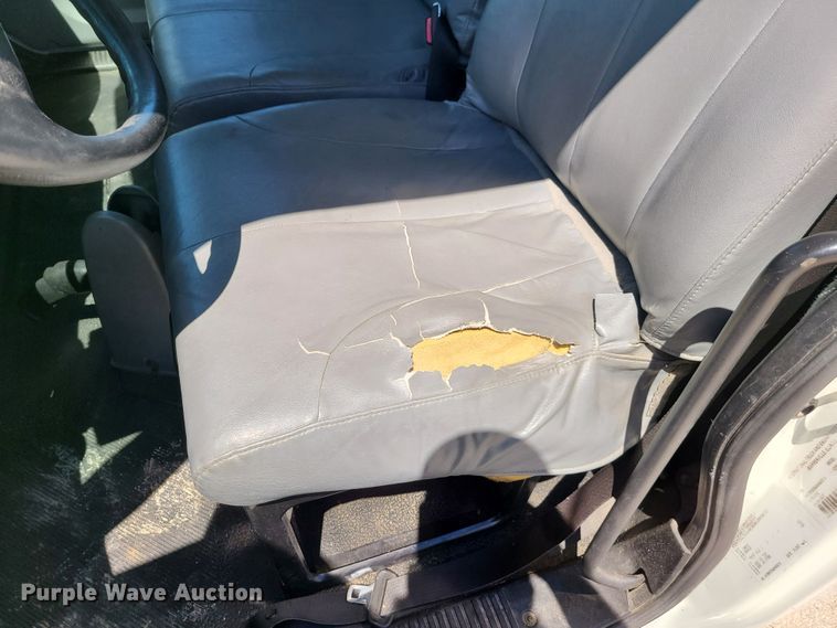 image for item EL9984 2008 International 4200  box truck