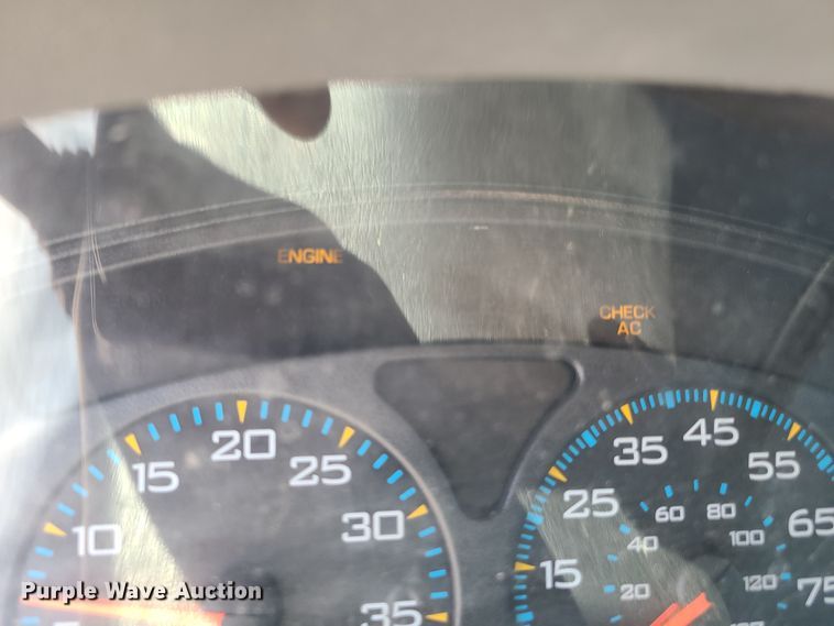 image for item EL9984 2008 International 4200  box truck