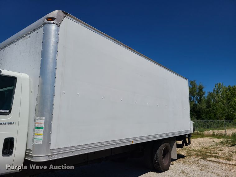 image for item EL9984 2008 International 4200  box truck