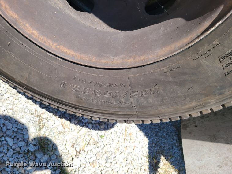 image for item EL9984 2008 International 4200  box truck