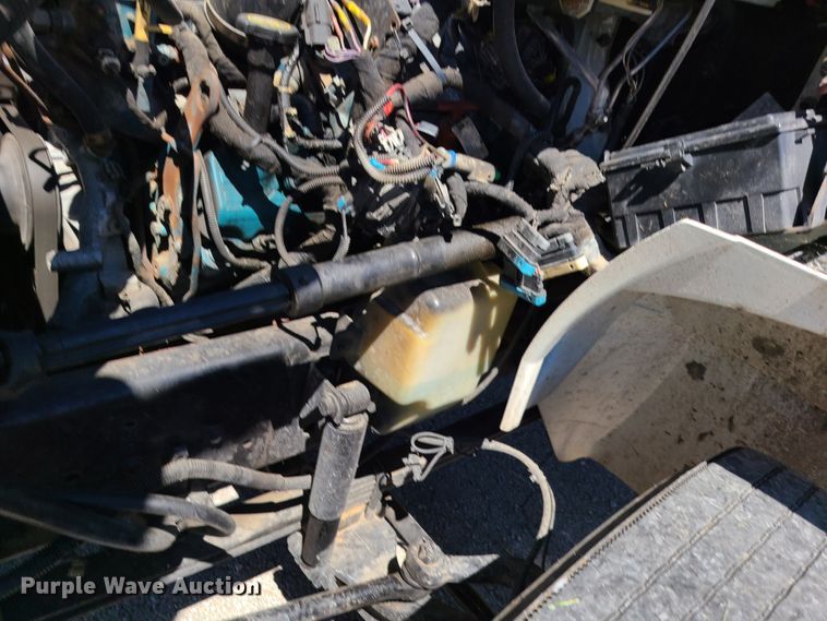 image for item EL9984 2008 International 4200  box truck