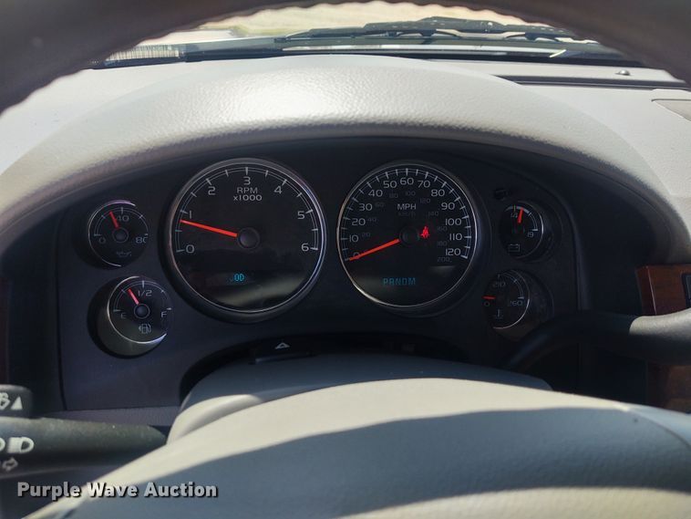 image for item EQ9399 2013 Chevrolet Tahoe LTZ  SUV