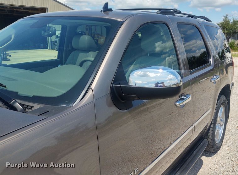 image for item EQ9399 2013 Chevrolet Tahoe LTZ  SUV