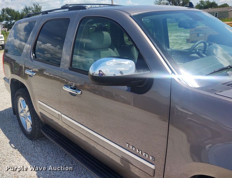 image for item EQ9399 2013 Chevrolet Tahoe LTZ  SUV