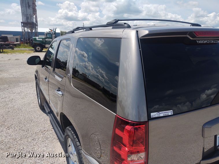 image for item EQ9399 2013 Chevrolet Tahoe LTZ  SUV