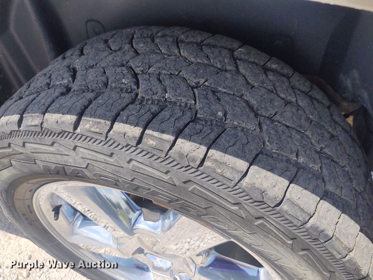 image for item EQ9399 2013 Chevrolet Tahoe LTZ  SUV