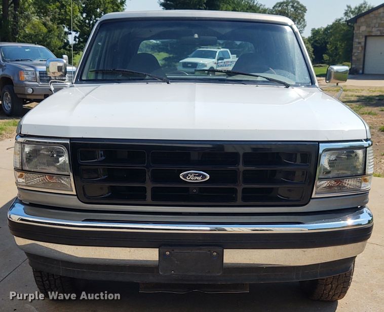 image for item EQ9409 1994 Ford Bronco XLT  SUV