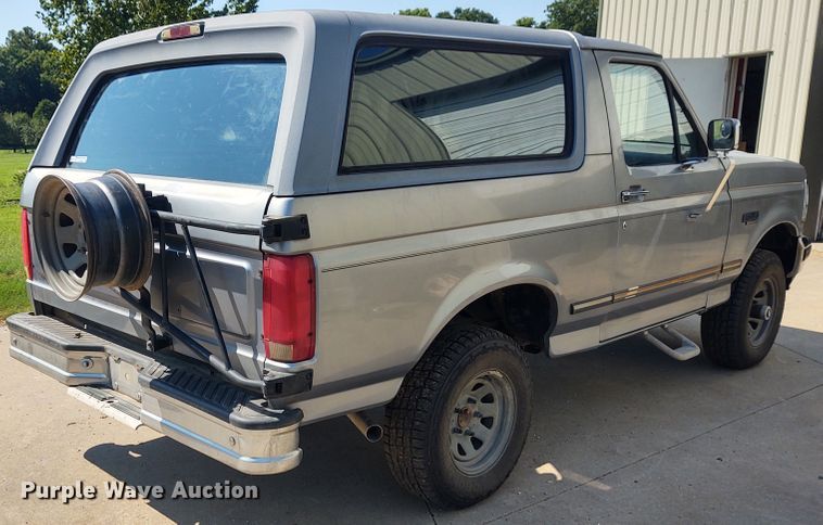 image for item EQ9409 1994 Ford Bronco XLT  SUV