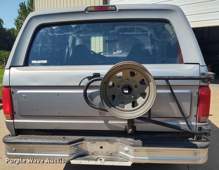 image for item EQ9409 1994 Ford Bronco XLT  SUV