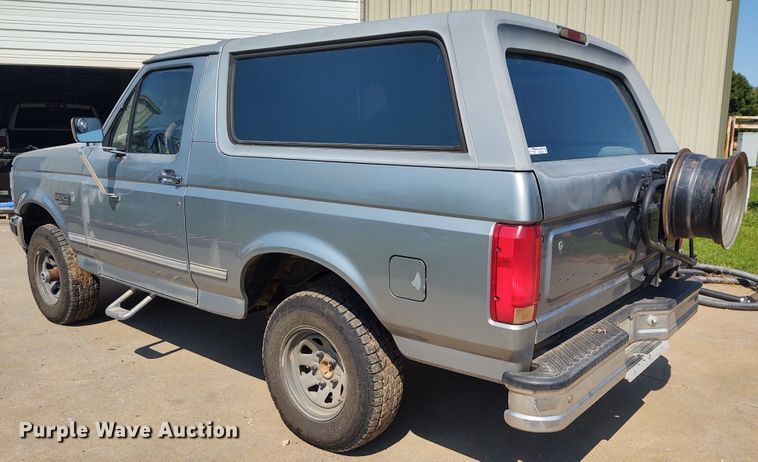 image for item EQ9409 1994 Ford Bronco XLT  SUV