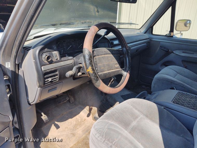 image for item EQ9409 1994 Ford Bronco XLT  SUV