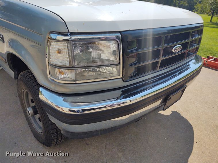 image for item EQ9409 1994 Ford Bronco XLT  SUV