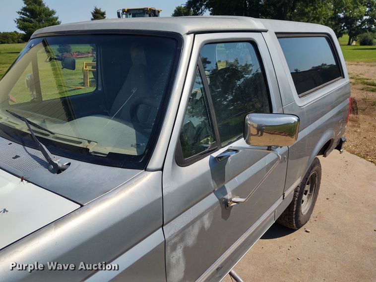 image for item EQ9409 1994 Ford Bronco XLT  SUV