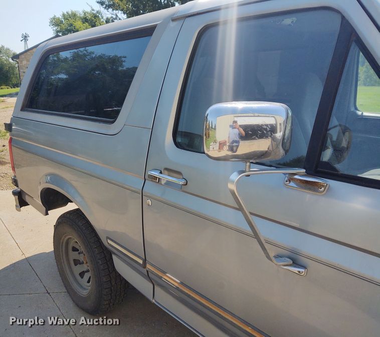 image for item EQ9409 1994 Ford Bronco XLT  SUV