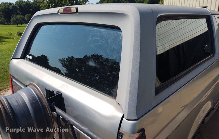 image for item EQ9409 1994 Ford Bronco XLT  SUV