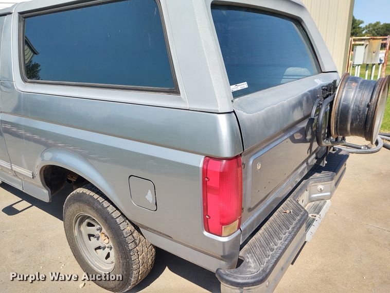 image for item EQ9409 1994 Ford Bronco XLT  SUV