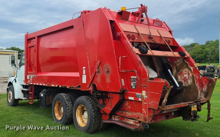 image for item EZ9121 2005 Sterling L-Line  refuse truck