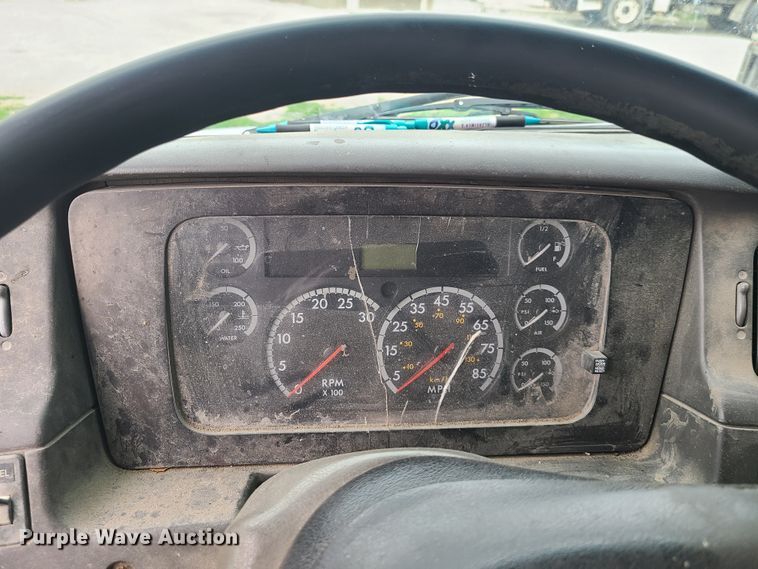 image for item EZ9121 2005 Sterling L-Line  refuse truck