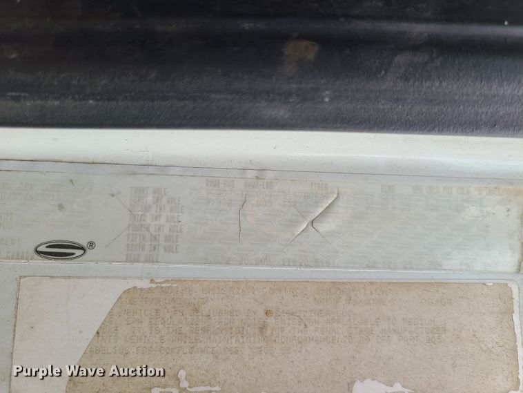 image for item EZ9121 2005 Sterling L-Line  refuse truck