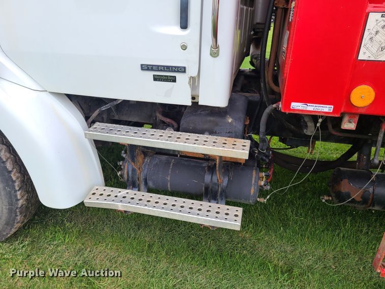 image for item EZ9121 2005 Sterling L-Line  refuse truck