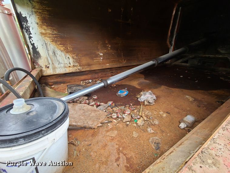 image for item EZ9121 2005 Sterling L-Line  refuse truck