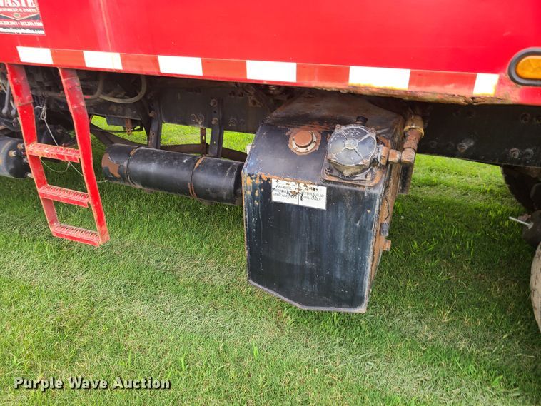 image for item EZ9121 2005 Sterling L-Line  refuse truck