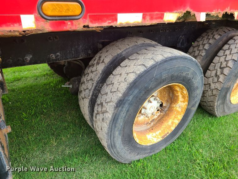 image for item EZ9121 2005 Sterling L-Line  refuse truck