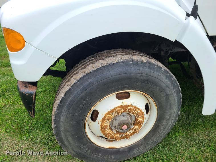 image for item EZ9121 2005 Sterling L-Line  refuse truck