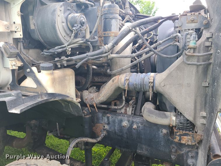 image for item EZ9121 2005 Sterling L-Line  refuse truck