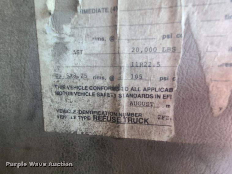 image for item EZ9121 2005 Sterling L-Line  refuse truck