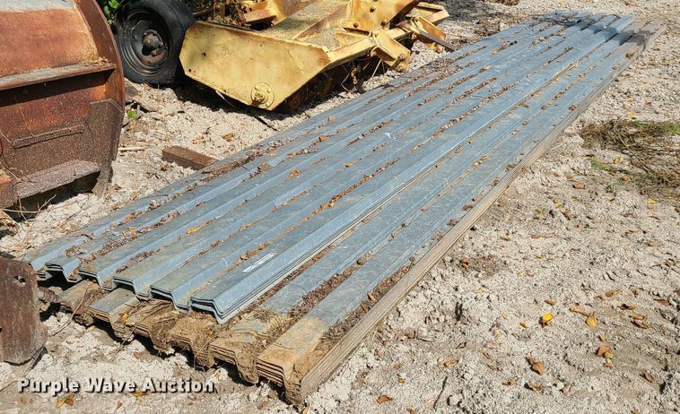 image for item EZ9147 (11) sheets of metal siding