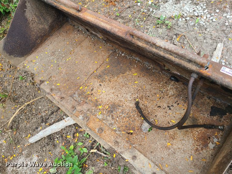 image for item EZ9155 72"W skid steer bucket