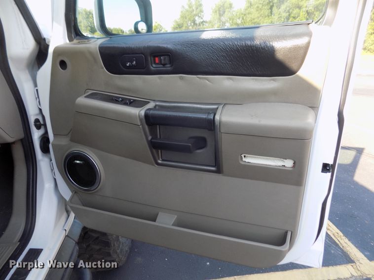 image for item FD9308 2003 Hummer H2  SUV