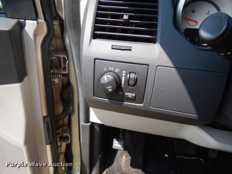 image for item FN9346 2008 Dodge Caravan SXT  van