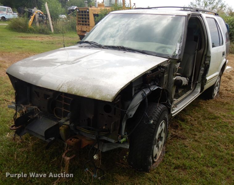 image for item FN9350 2004 Chevrolet Blazer  SUV