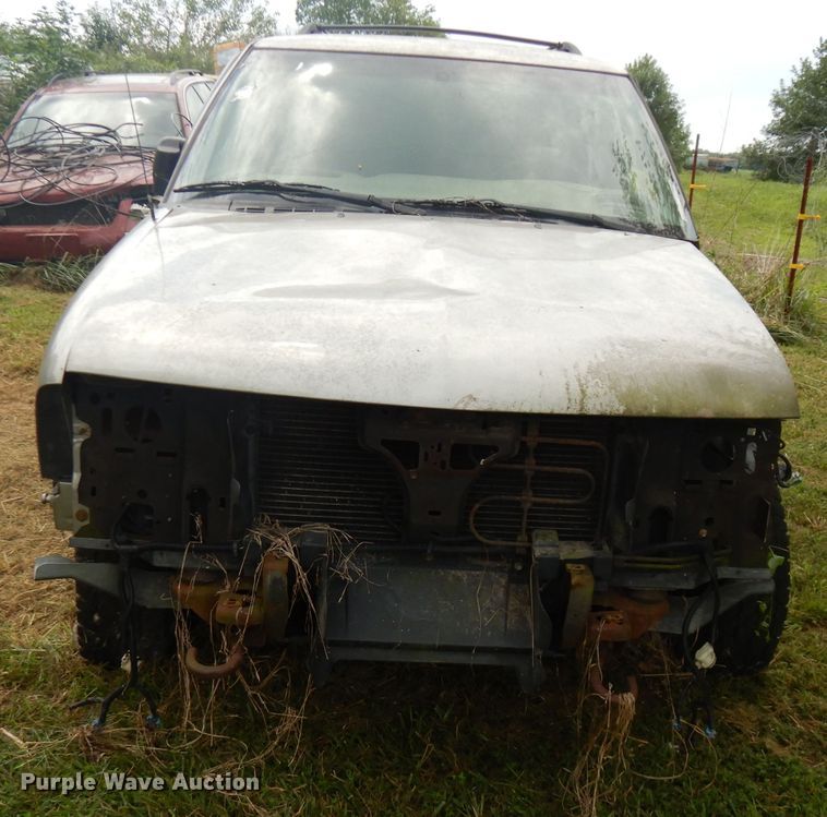 image for item FN9350 2004 Chevrolet Blazer  SUV