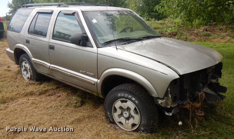 image for item FN9350 2004 Chevrolet Blazer  SUV