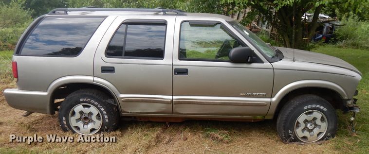 image for item FN9350 2004 Chevrolet Blazer  SUV