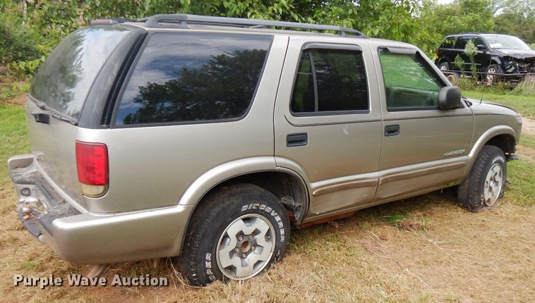 image for item FN9350 2004 Chevrolet Blazer  SUV