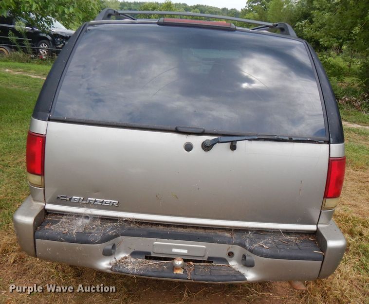 image for item FN9350 2004 Chevrolet Blazer  SUV